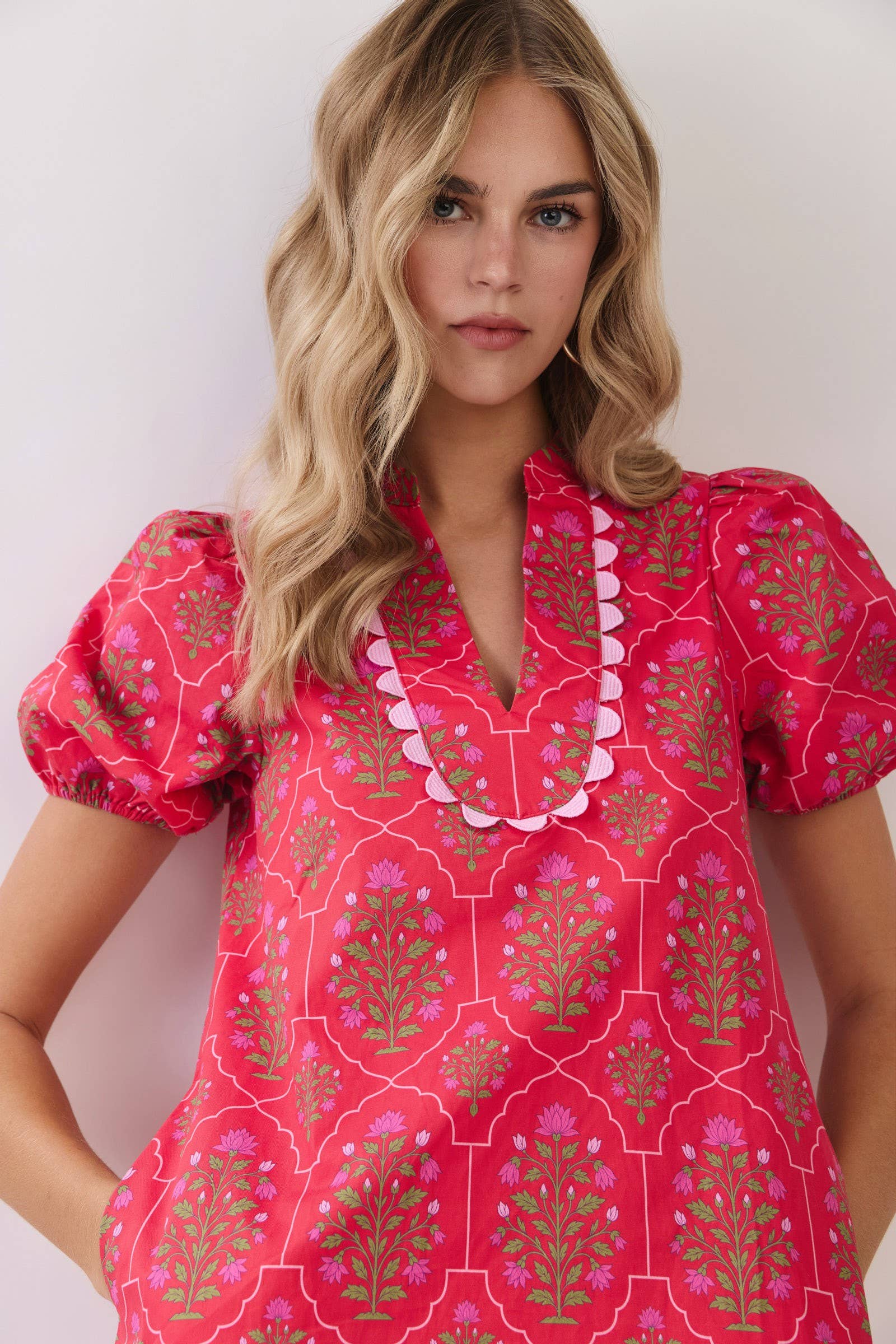Scallop Trim Detail Floral Mini Dress: BERRY